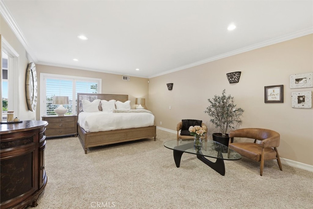 8325 Delgany Avenue Playa del Rey, CA 90293 - Photo 21 of 50 a bedroom with a bed and a window