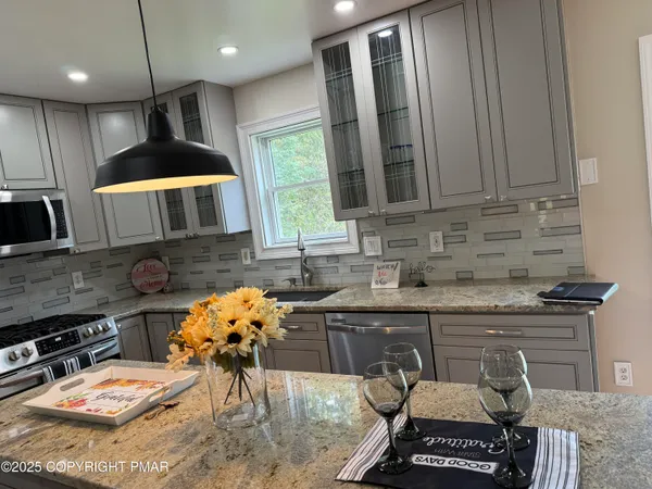 $2,500 | 3584 Bristol Circle West, East Stroudsburg, PA 18302