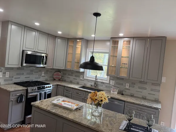 $2,500 | 3584 Bristol Circle West, East Stroudsburg, PA 18302