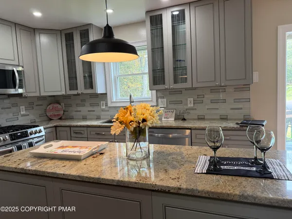 $2,500 | 3584 Bristol Circle West, East Stroudsburg, PA 18302