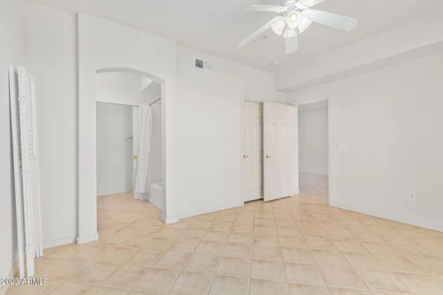 $1,800 | 6535 East Superstition Springs Boulevard, Unit 127, Mesa, AZ 85206