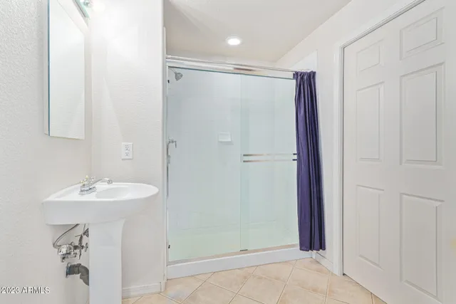 $1,800 | 6535 East Superstition Springs Boulevard, Unit 127, Mesa, AZ 85206