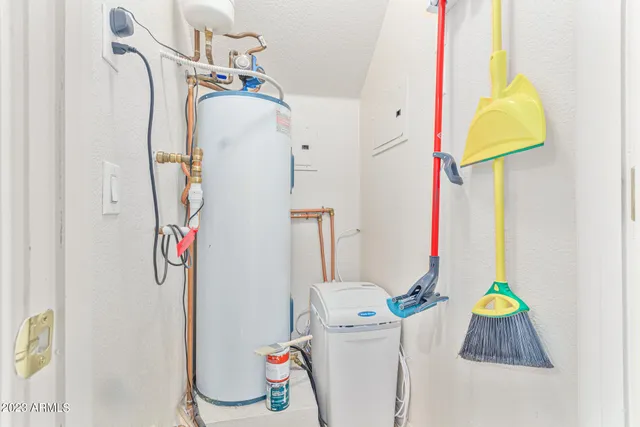 $1,800 | 6535 East Superstition Springs Boulevard, Unit 127, Mesa, AZ 85206