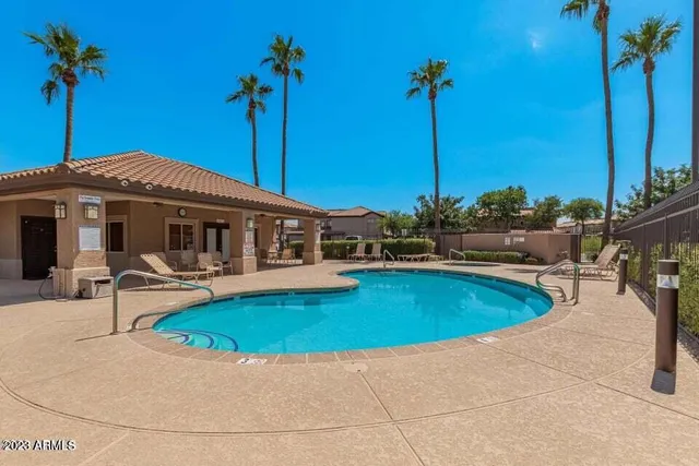 $1,800 | 6535 East Superstition Springs Boulevard, Unit 127, Mesa, AZ 85206