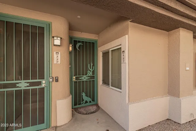 $1,800 | 6535 East Superstition Springs Boulevard, Unit 127, Mesa, AZ 85206