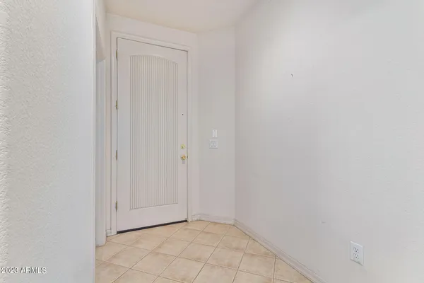 $1,800 | 6535 East Superstition Springs Boulevard, Unit 127, Mesa, AZ 85206