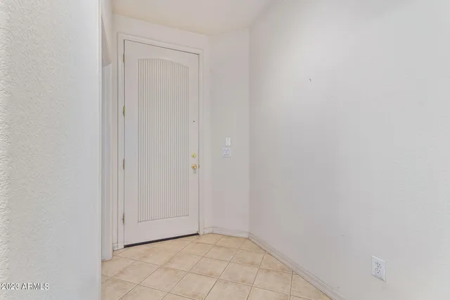 $1,800 | 6535 East Superstition Springs Boulevard, Unit 127, Mesa, AZ 85206