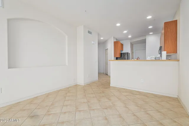 $1,800 | 6535 East Superstition Springs Boulevard, Unit 127, Mesa, AZ 85206