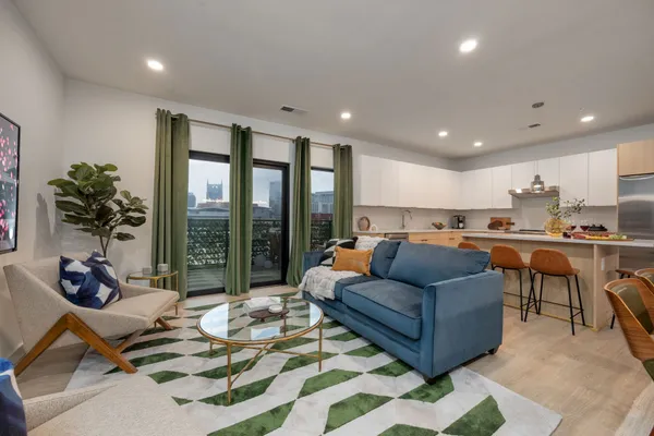 $6,995 | 635 7th Avenue South, Unit 204, Nashville, TN 37203