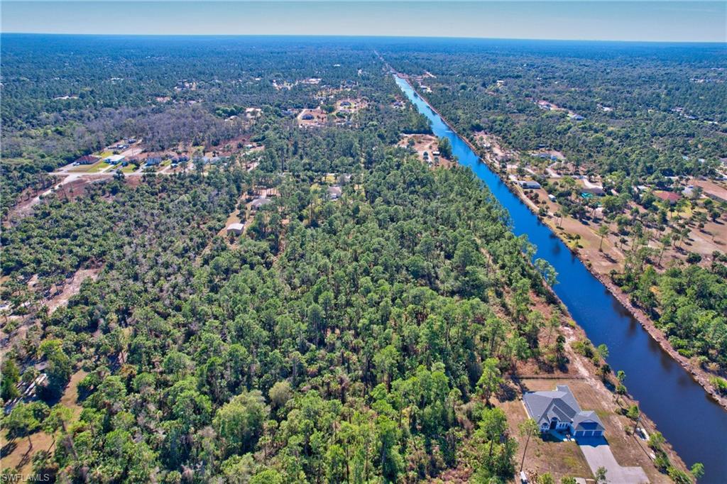 14 Ave Ne Naples Naples, FL 34102 - Photo 8 of 14 a view of a city from a balcony