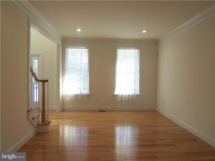 1131 Kirkwood Road Voorhees, NJ 08043 - Photo 6 of 19 Living Room