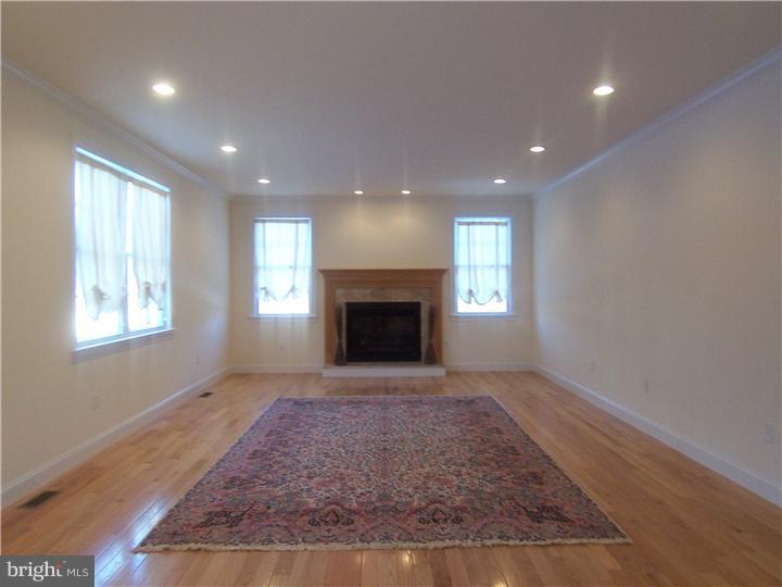 1131 Kirkwood Road Voorhees, NJ 08043 - Photo 10 of 19 Family Room