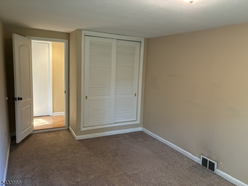 19 Crescent Road Wayne, NJ 07470 - Photo 7 of 26