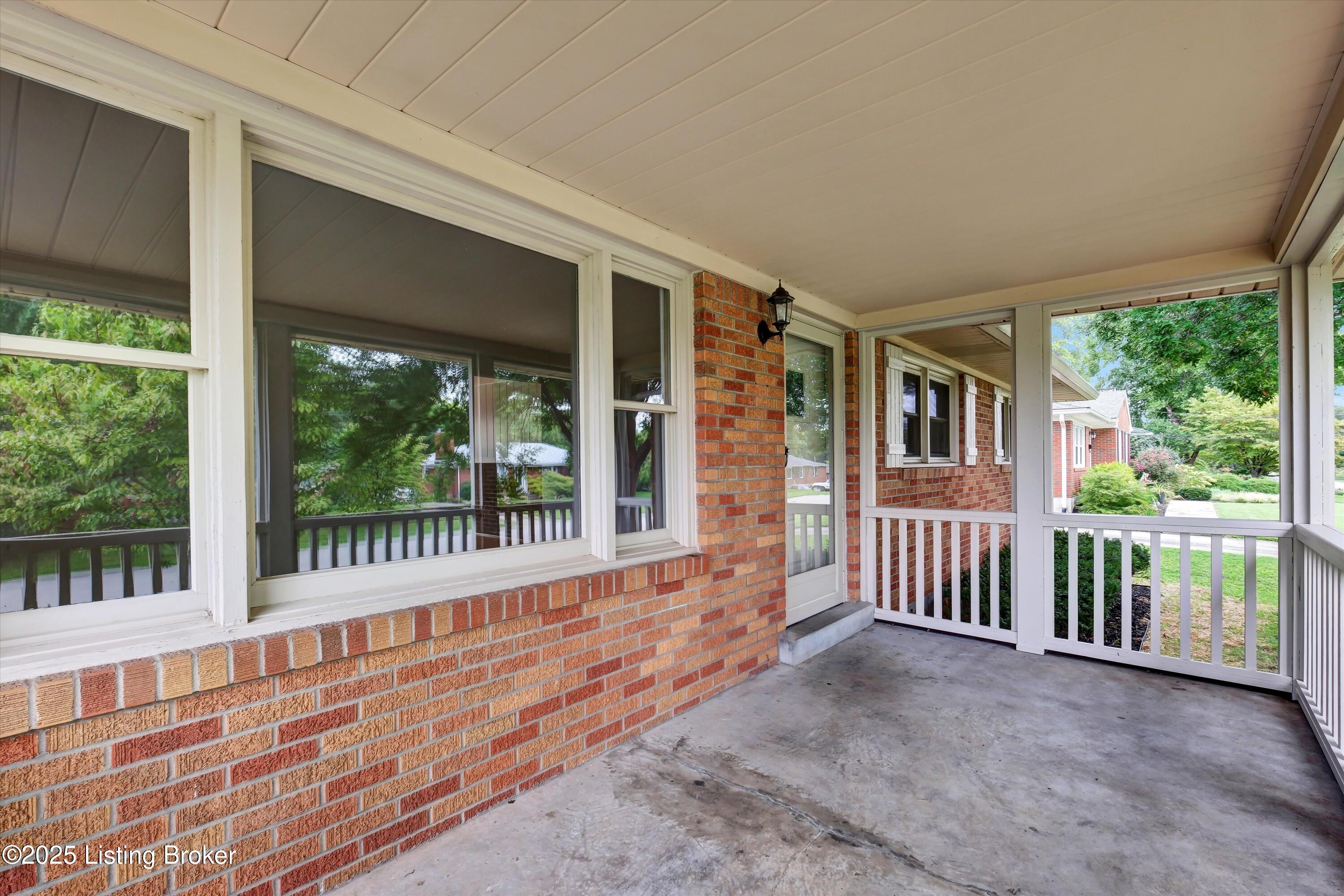 3124 Marlin Road Louisville, KY 40220 - Photo 21 of 29 Covered front porch