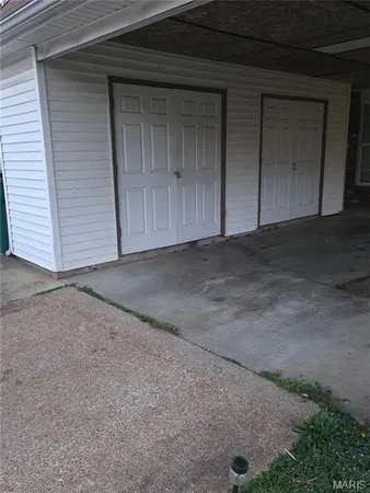 $199,900 | 2533 Belmont Drive, High Ridge, MO 63049