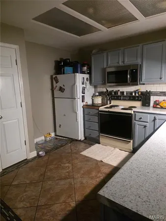 $199,900 | 2533 Belmont Drive, High Ridge, MO 63049