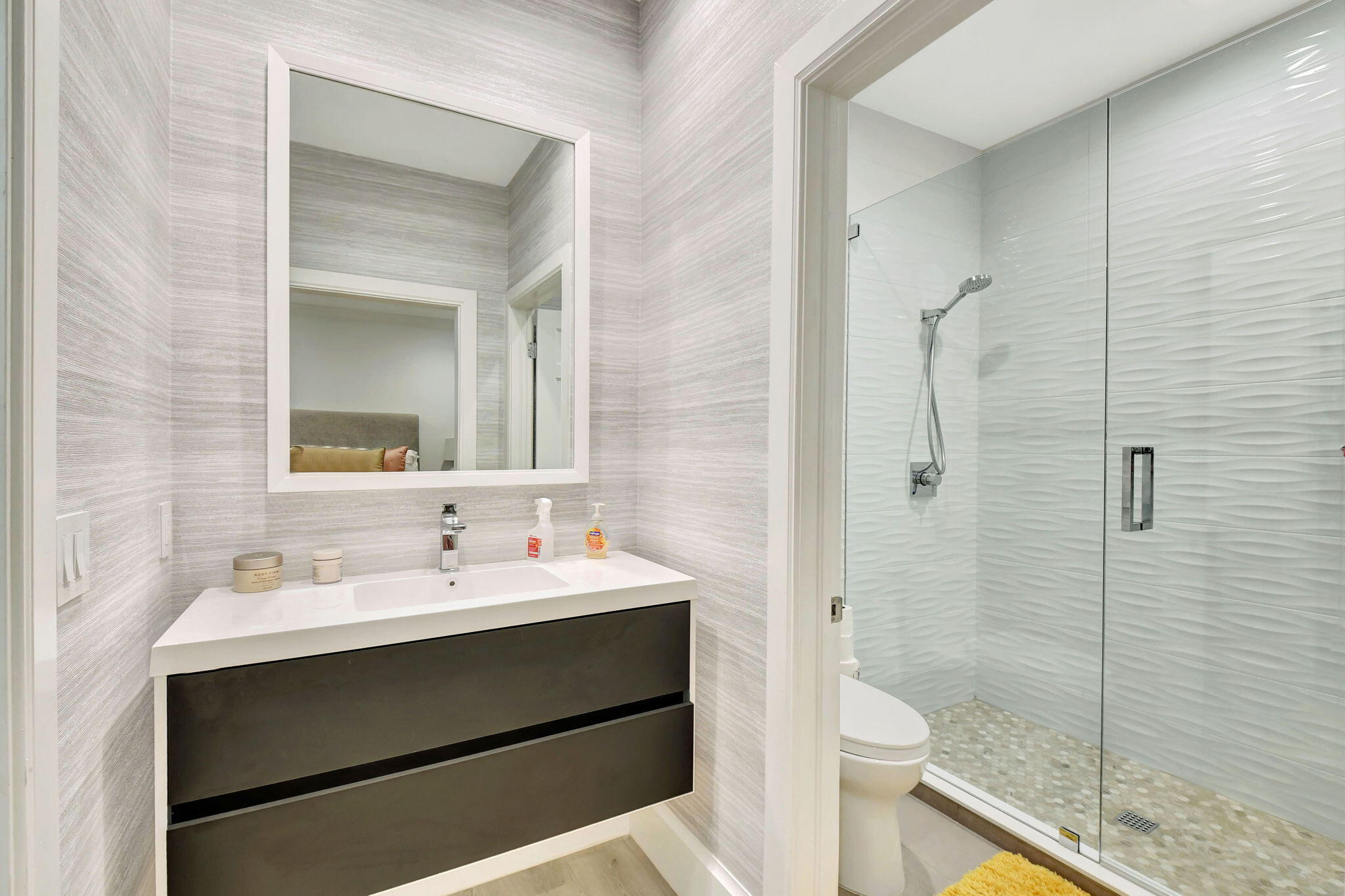 17440 Loch Lomond Way Boca Raton, FL 33496 - Photo 25 of 89 Guest Bathroom Ensuite