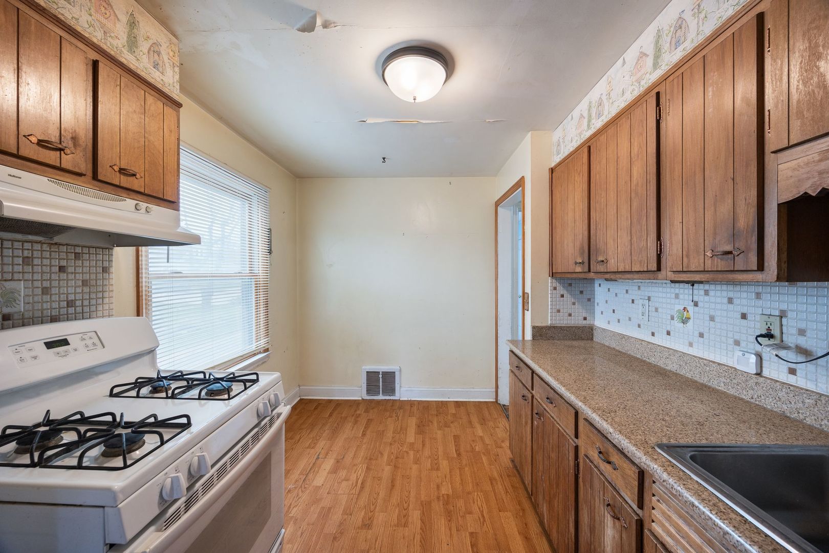 466 Miller Drive Elgin, IL 60123 - Photo 7 of 26