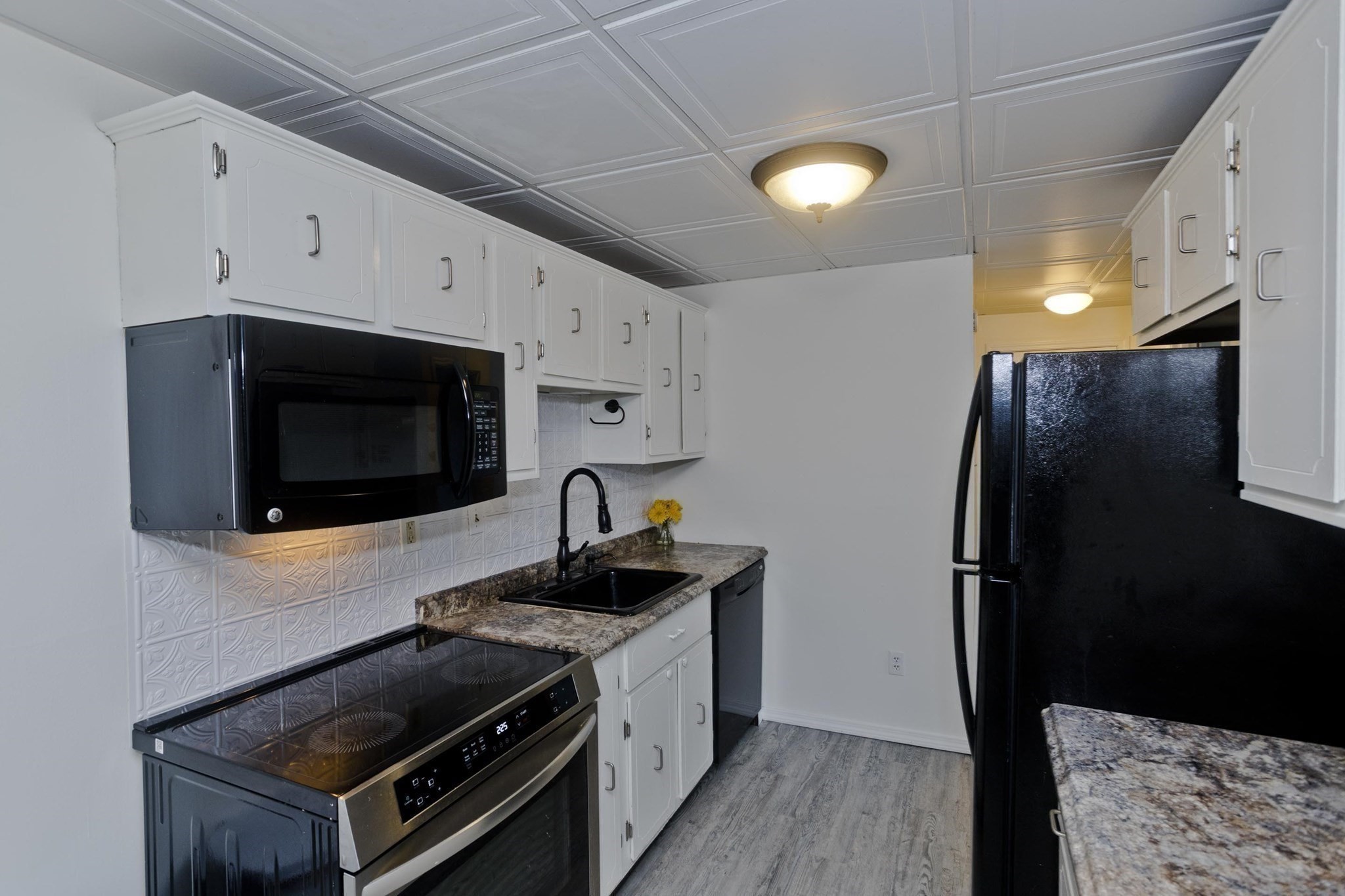 80 Damon Road, Unit 8206 Northampton, MA 01060 - Photo 10 of 24 Gallery Image 10