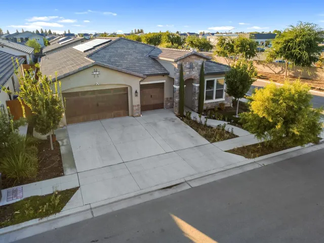 $655,000 | 2871 North Cypress Avenue, Fresno, CA 93727