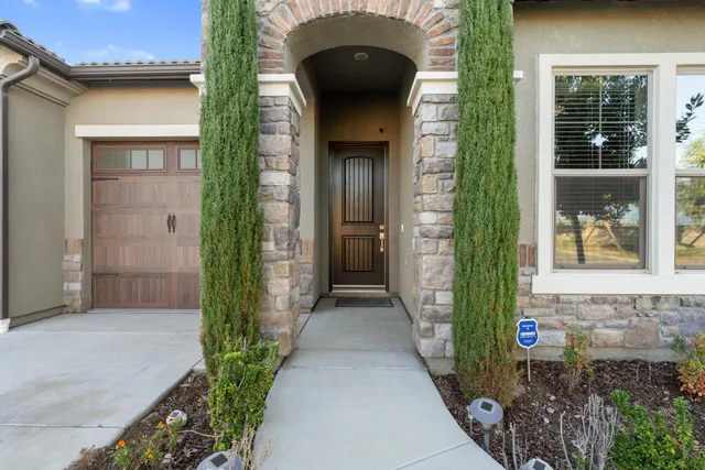 $655,000 | 2871 North Cypress Avenue, Fresno, CA 93727