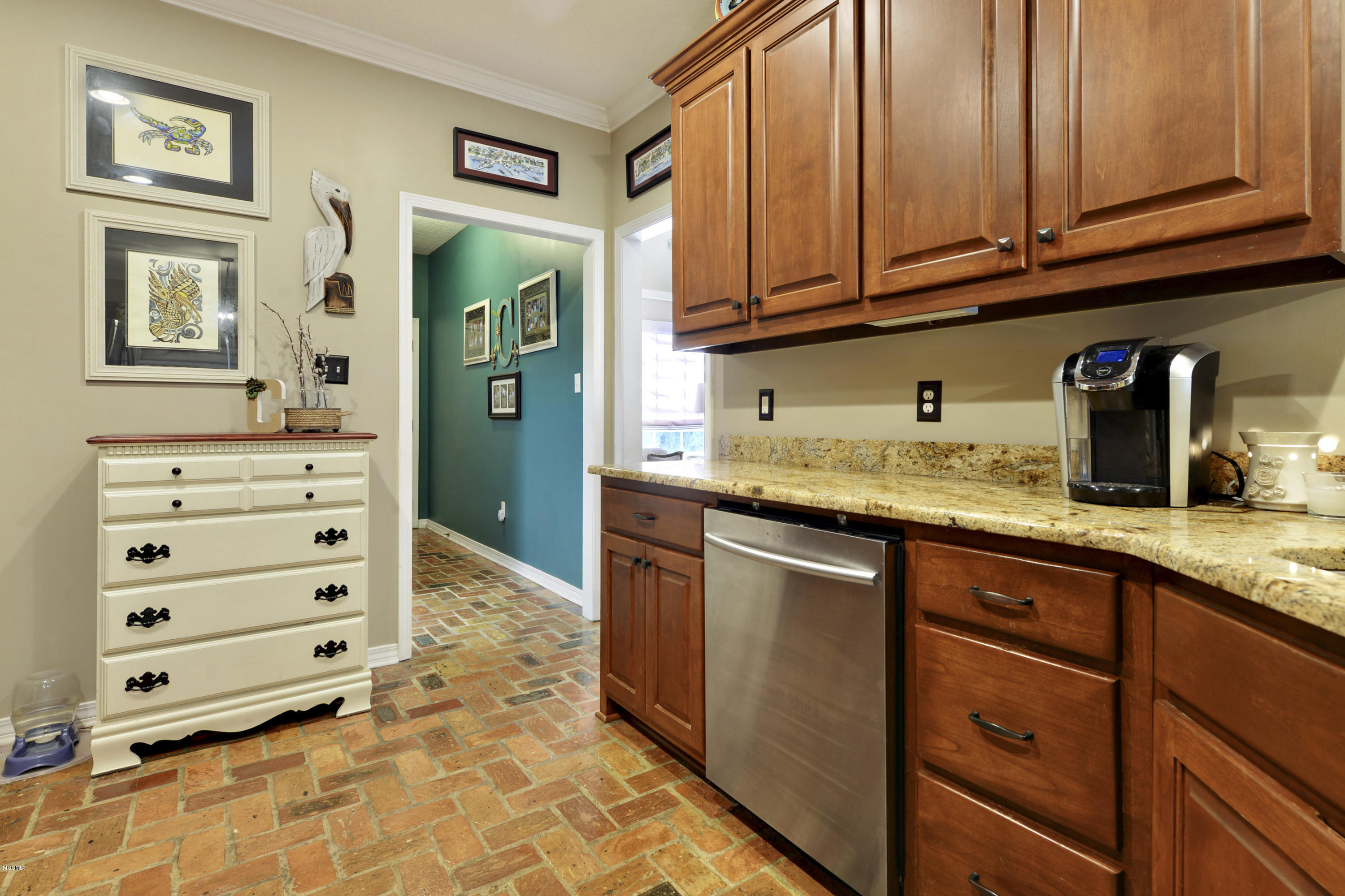 11586 Azalea Trace Gulfport, MS 39503 - Photo 11 of 27 011