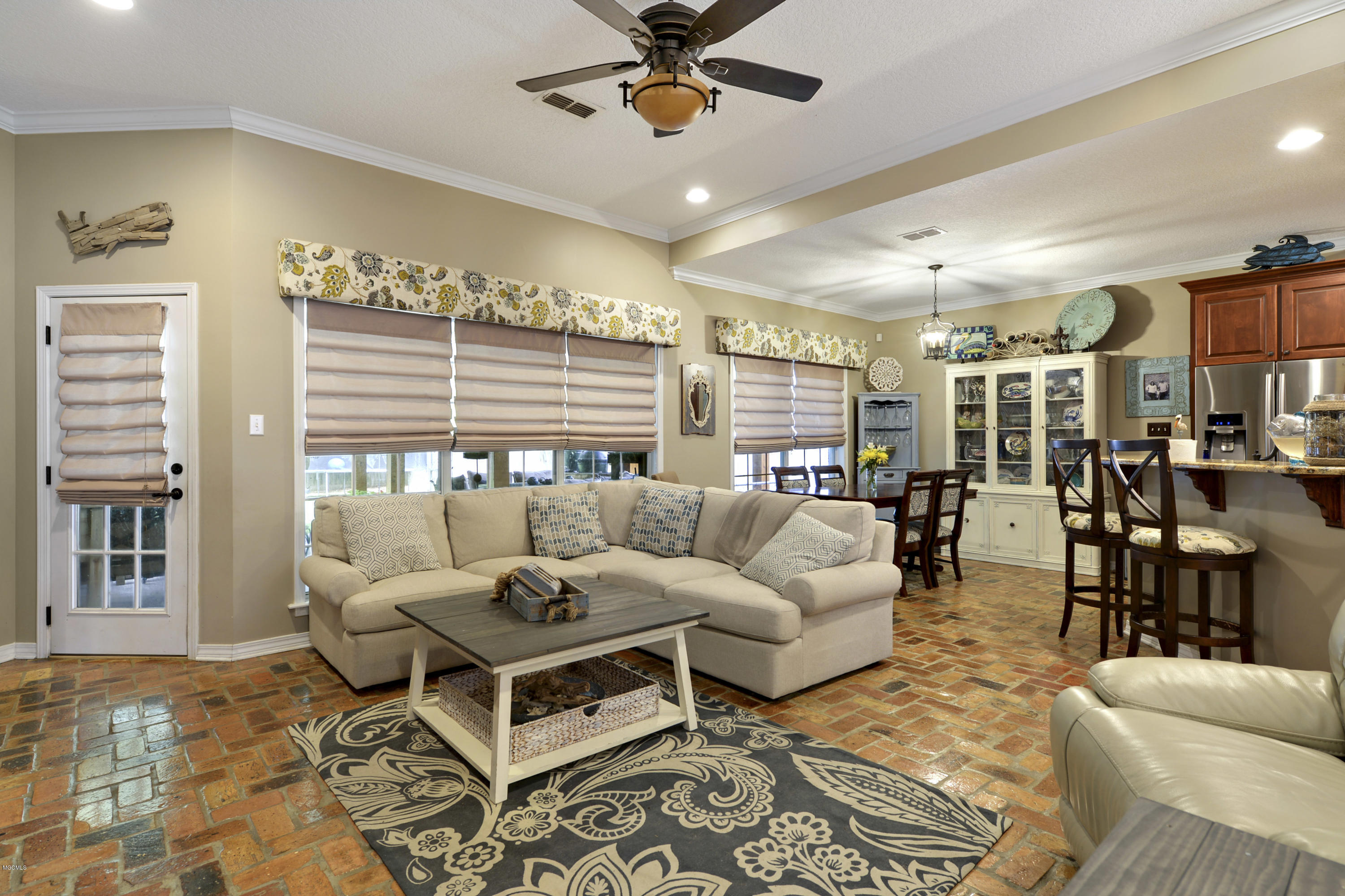 11586 Azalea Trace Gulfport, MS 39503 - Photo 4 of 27 004