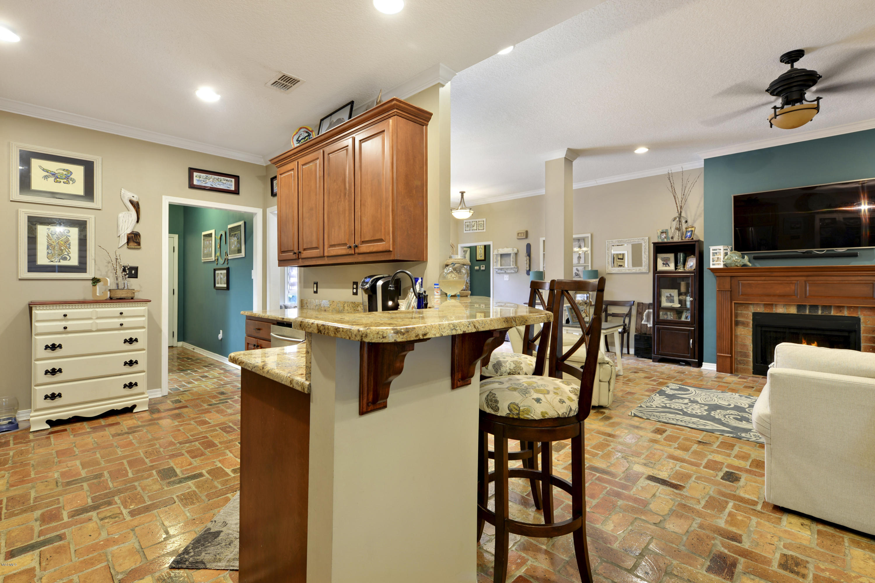 11586 Azalea Trace Gulfport, MS 39503 - Photo 9 of 27 009