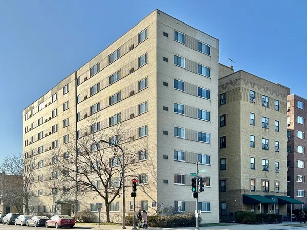 $1,700 | 1400 Chicago Avenue, Unit 802, Evanston, IL 60201