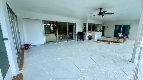 $1,149,000 | 10124 Seagrape Way, Palm Beach Gardens, FL 33418