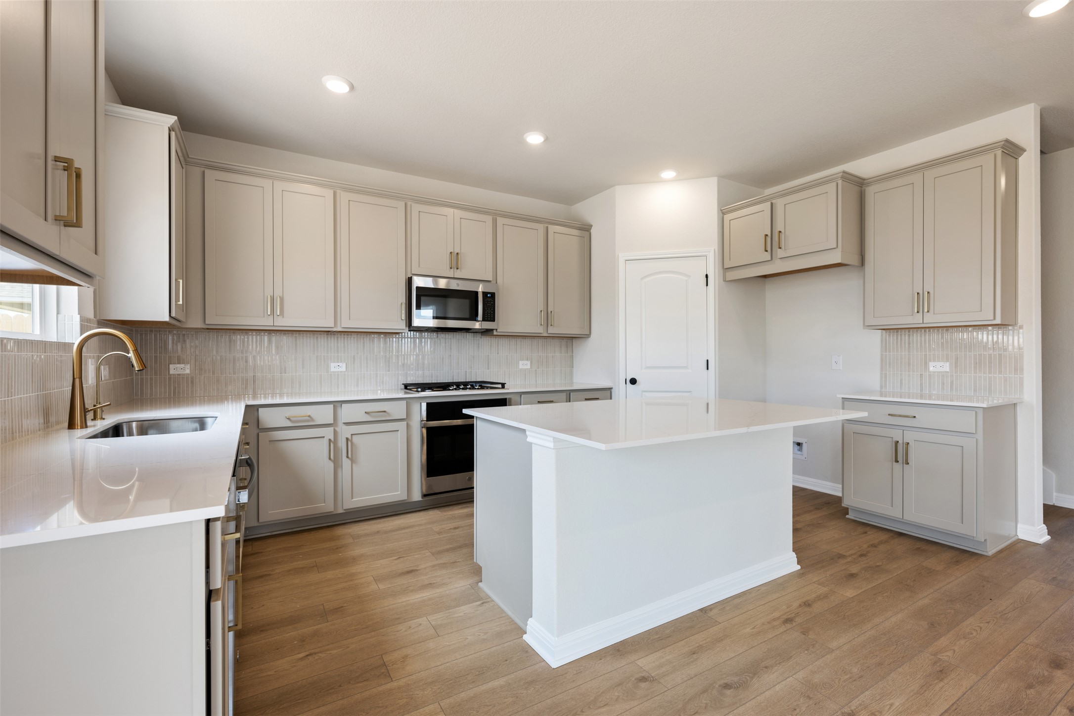 129 Jans Way Georgetown, TX 78626 - Photo 13 of 39
