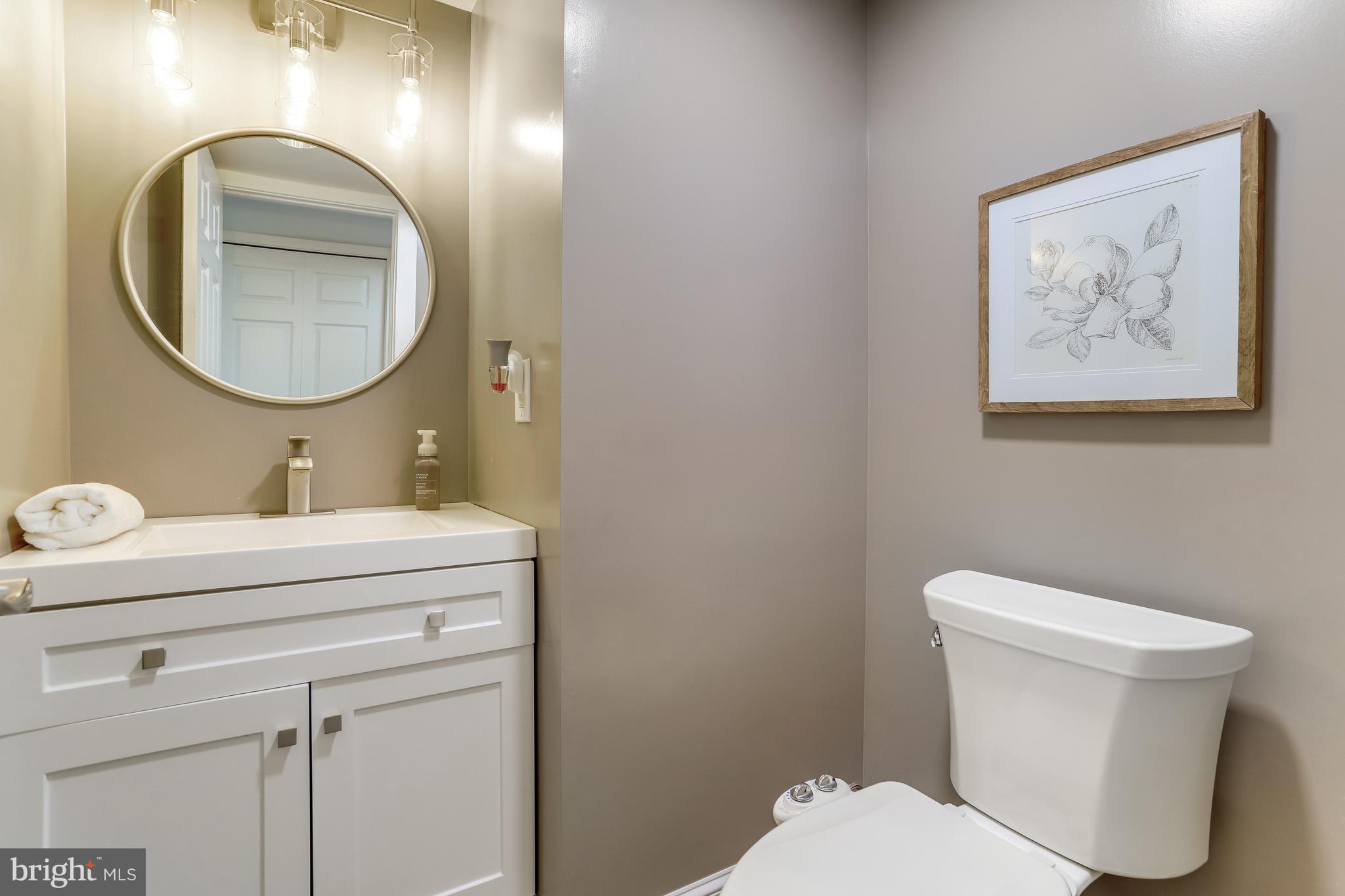 9210 Rockefeller Lane Springfield, VA 22153 - Photo 28 of 44 Plus a renovated powder room right here