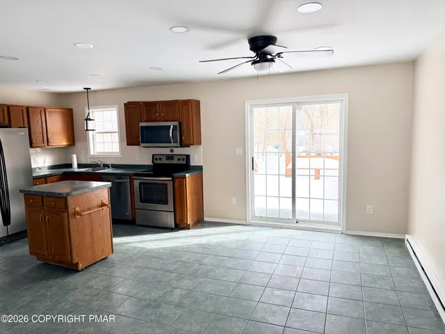 $2,250 | 1896 Pinecrest Court, Tobyhanna, PA 18466