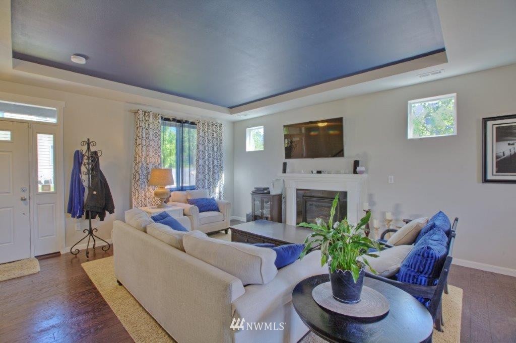 13357 Southeast 180th Street Renton, WA 98058 - Photo 3 of 21 Gallery Image 3