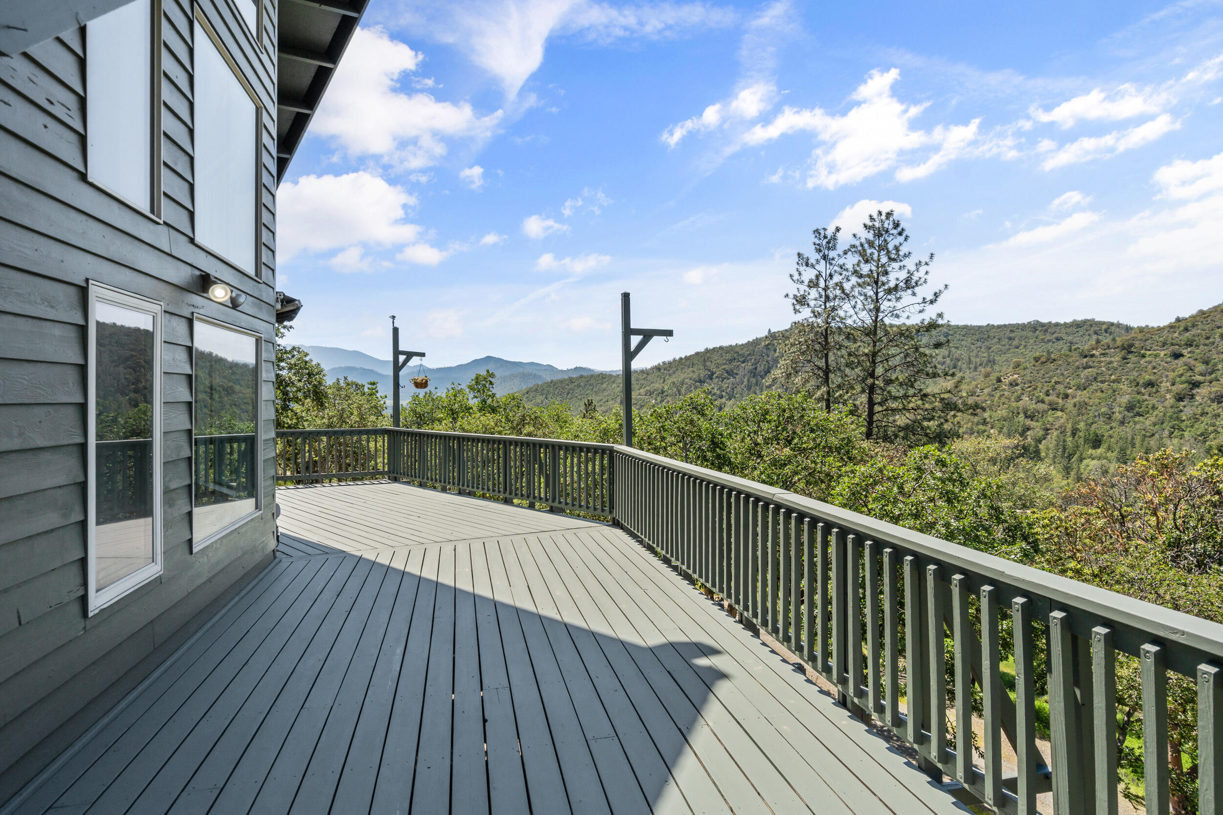 1050 Humbug Creek Road Jacksonville, OR 97530 - Photo 4 of 53