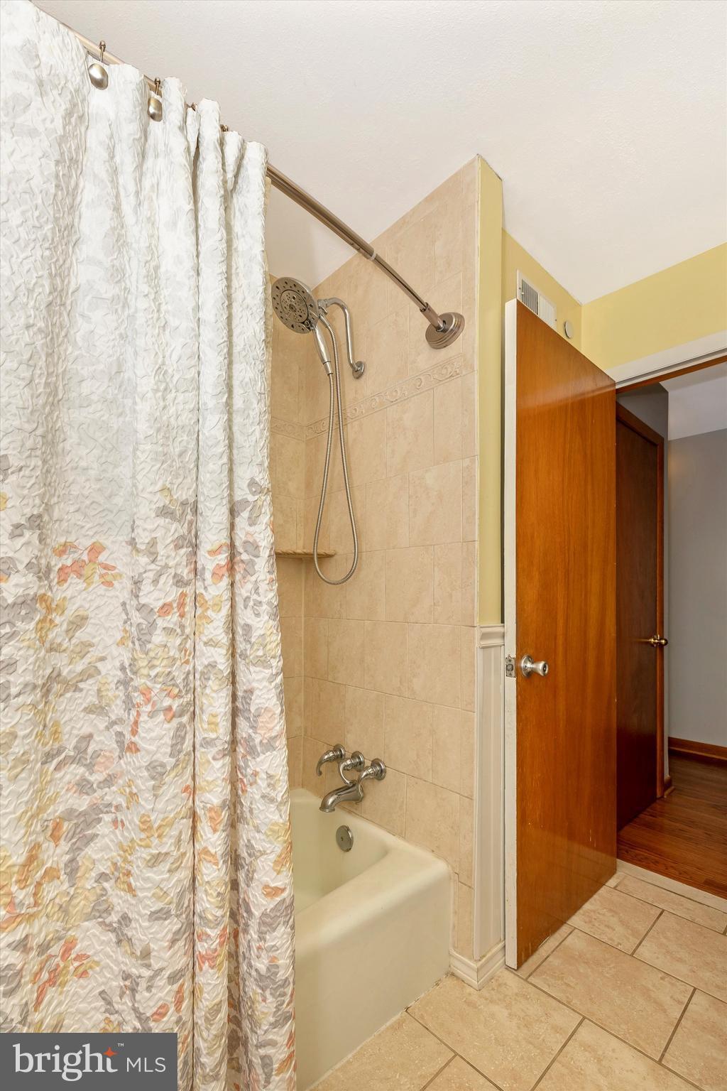 13020 Myers Road Rocky Ridge, MD 21778 - Photo 29 of 75 Main level bath