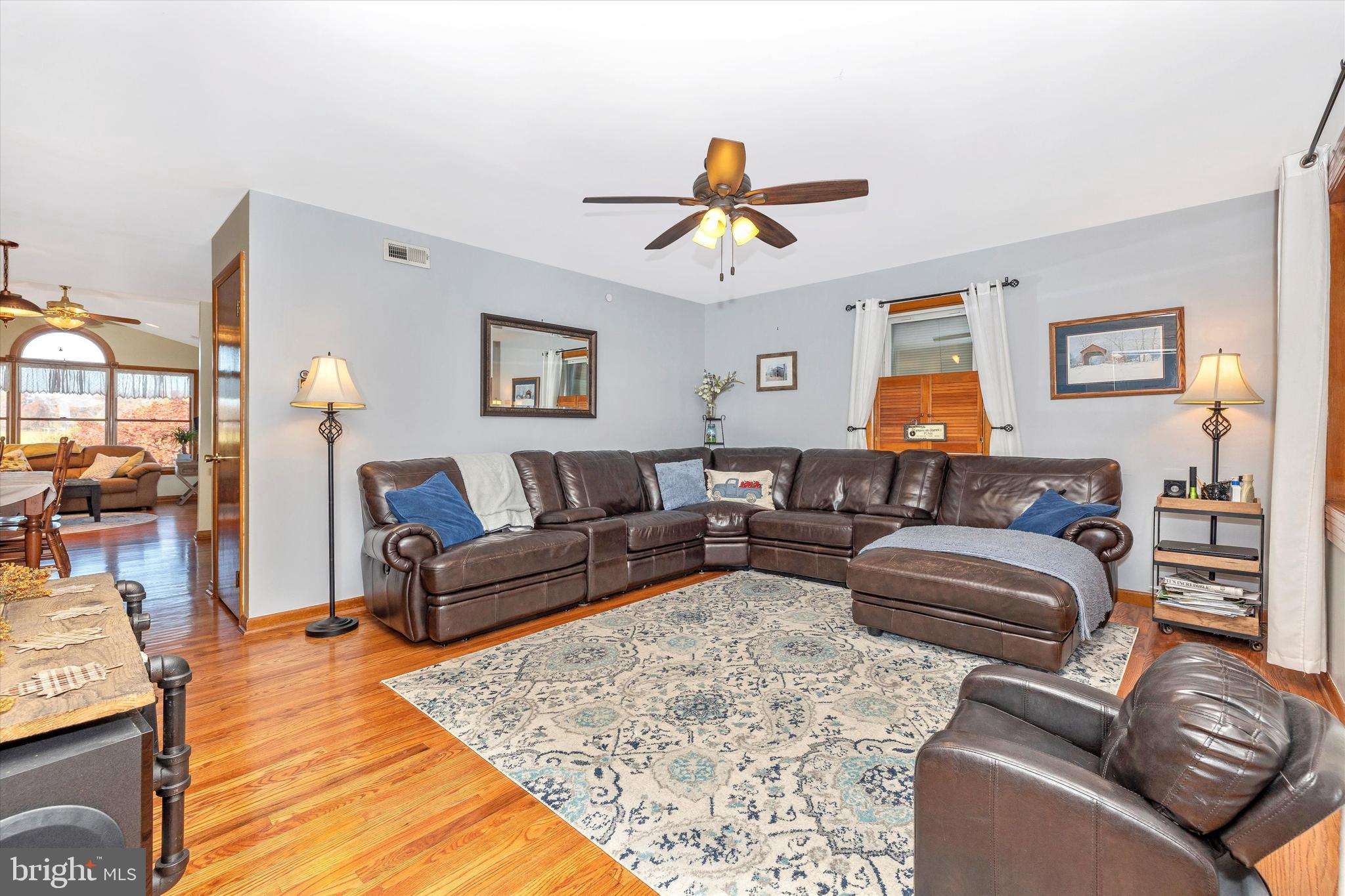 13020 Myers Road Rocky Ridge, MD 21778 - Photo 8 of 75 Living Room