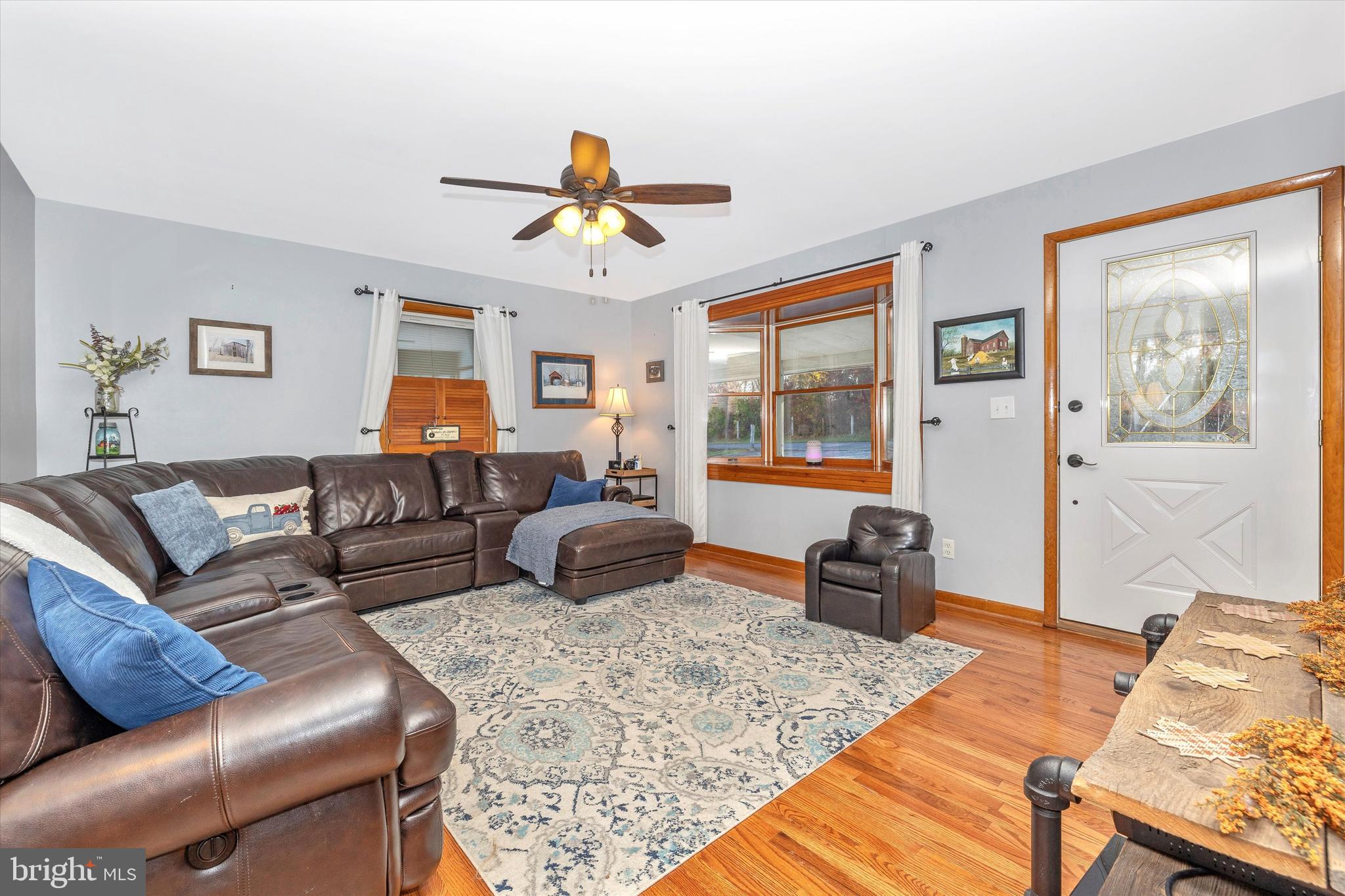 13020 Myers Road Rocky Ridge, MD 21778 - Photo 9 of 75 Living Room