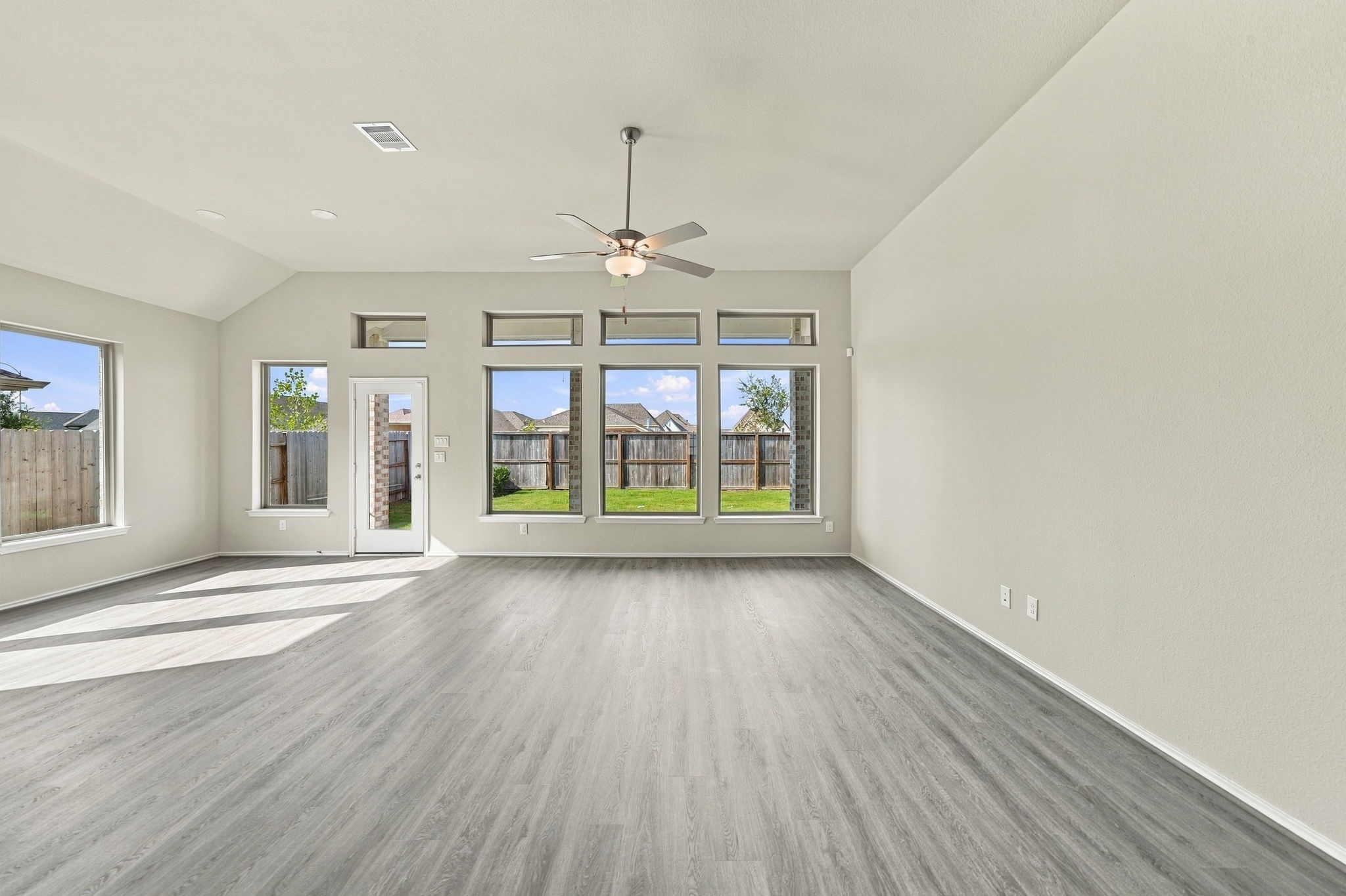 18735 Citrange Bend Way Manvel, TX 77578 - Photo 12 of 38 Gallery Image 12
