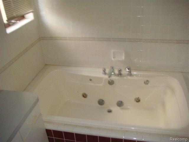 3241 Pointe Tremble Road Algonac, MI 48001 - Photo 19 of 25 DSC00996 (Small).JPG