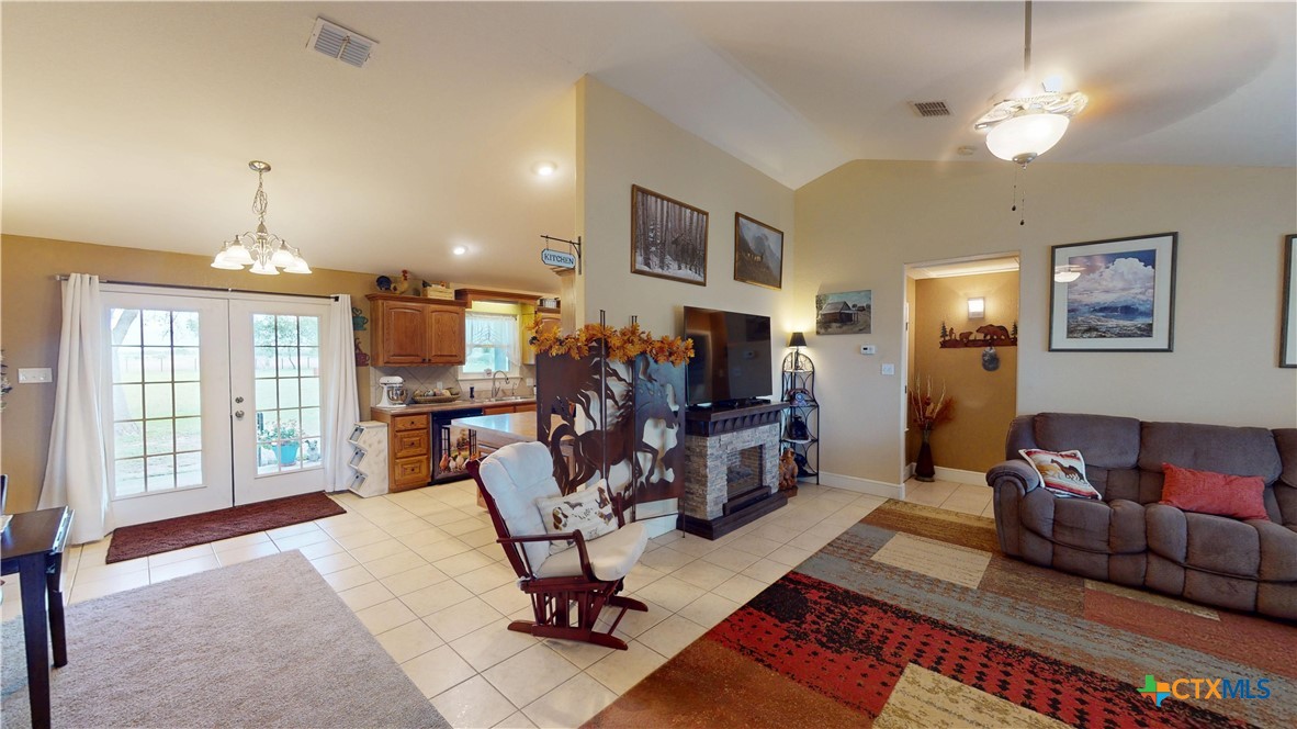 164 Russell Road Victoria, TX 77904 - Photo 12 of 48