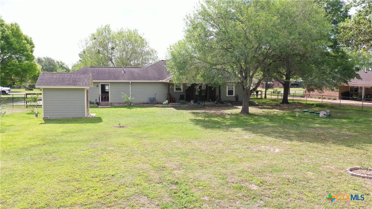 164 Russell Road Victoria, TX 77904 - Photo 3 of 48