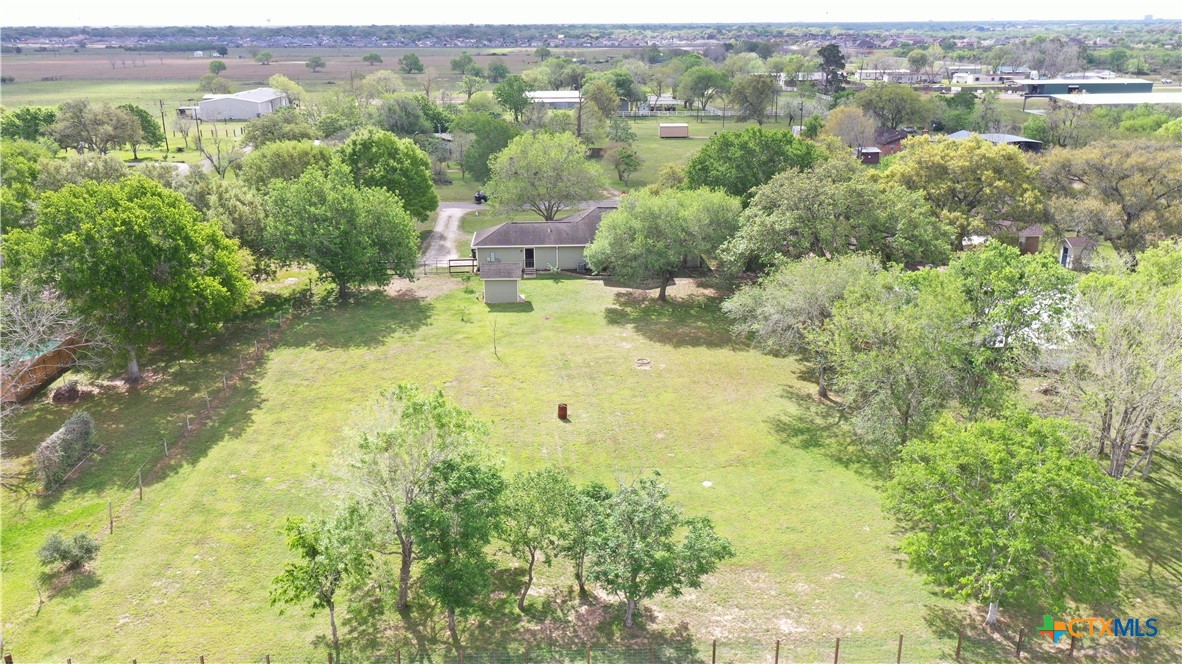 164 Russell Road Victoria, TX 77904 - Photo 4 of 48