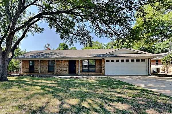$2,300 | 2020 Chattanooga Drive, Bedford, TX 76022