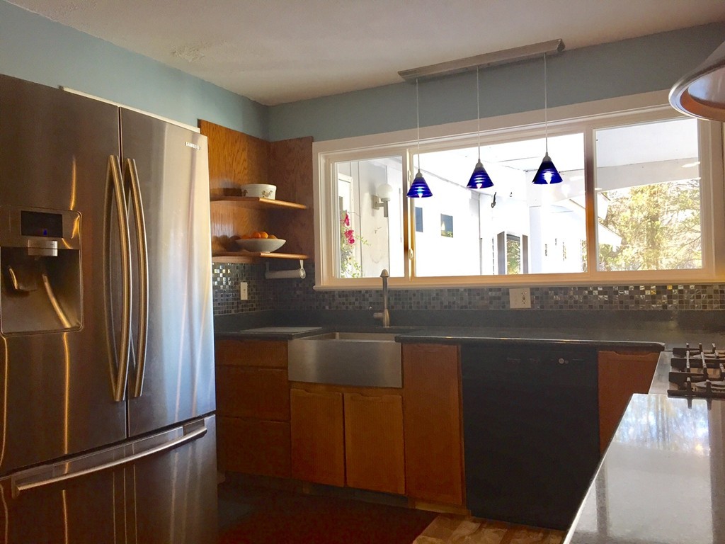 45 Chapel Road Amherst, MA 01002 - Photo 5 of 27