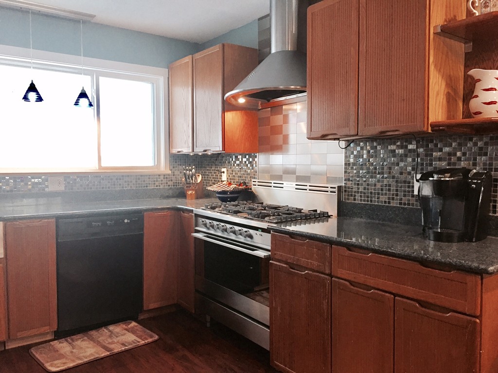 45 Chapel Road Amherst, MA 01002 - Photo 6 of 27