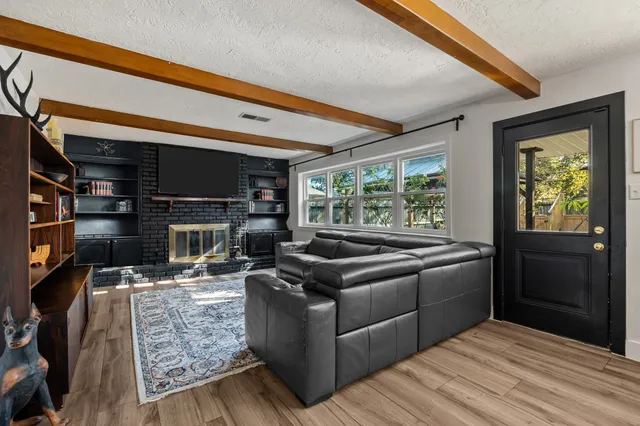 $2,950 | 326 Bayou View Drive, El Lago, TX 77586