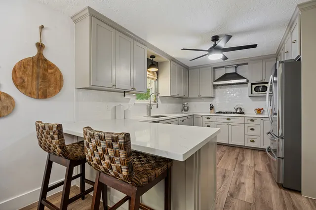 $2,950 | 326 Bayou View Drive, El Lago, TX 77586