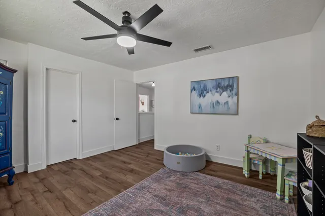 $2,950 | 326 Bayou View Drive, El Lago, TX 77586