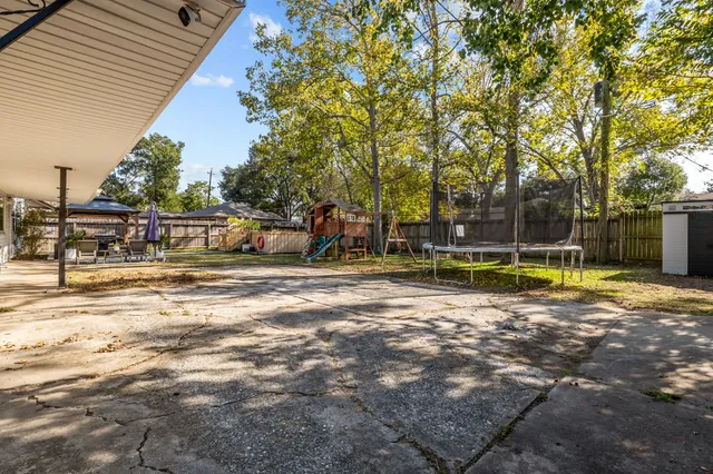 $2,950 | 326 Bayou View Drive, El Lago, TX 77586